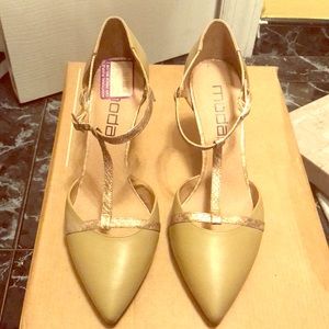 Moda Caramel Tan Pointed T-Strap Heels